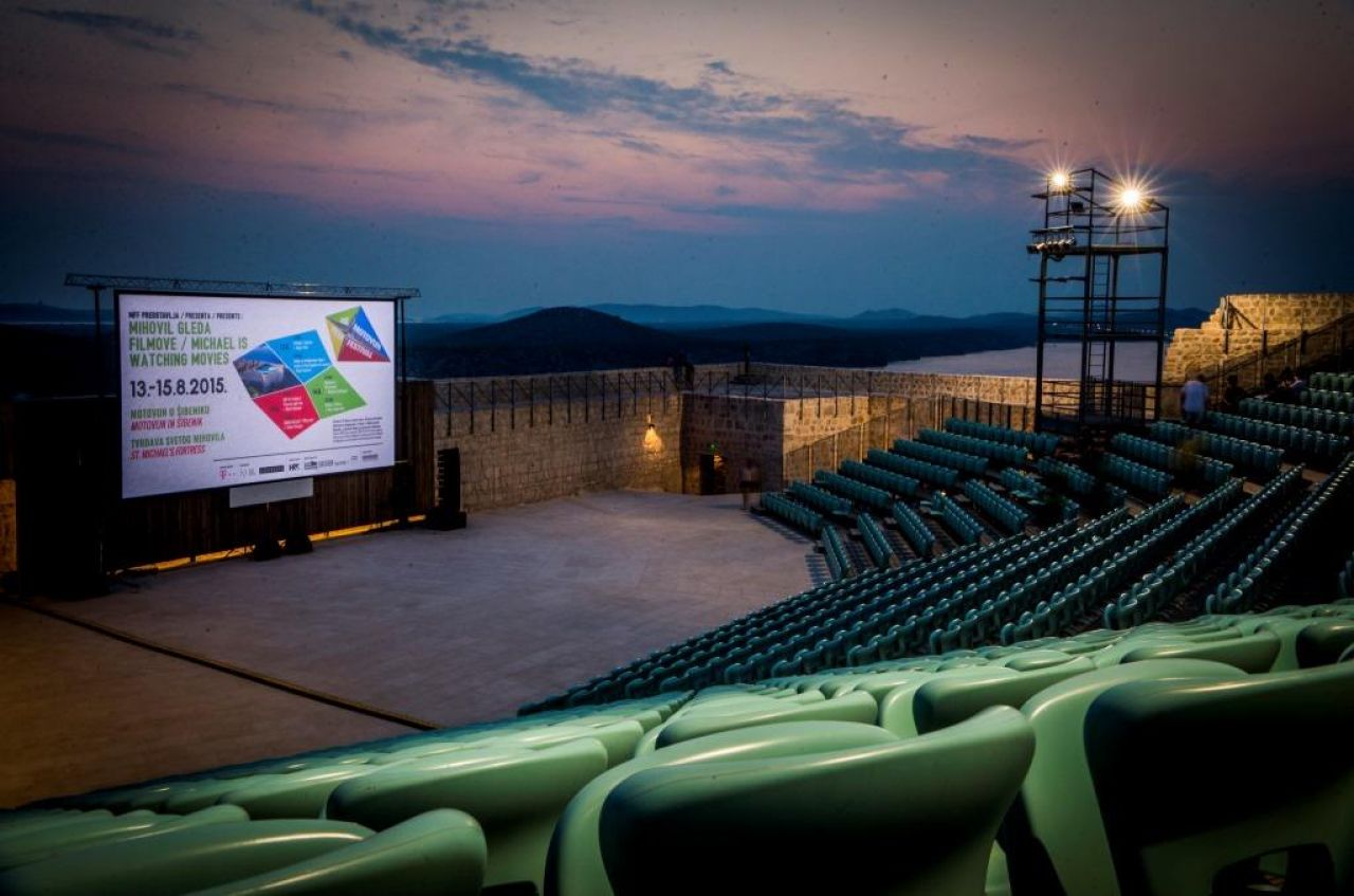 Motovun u Šibeniku: Mihovil i sinoć gledao filmove pod zvijezdama!