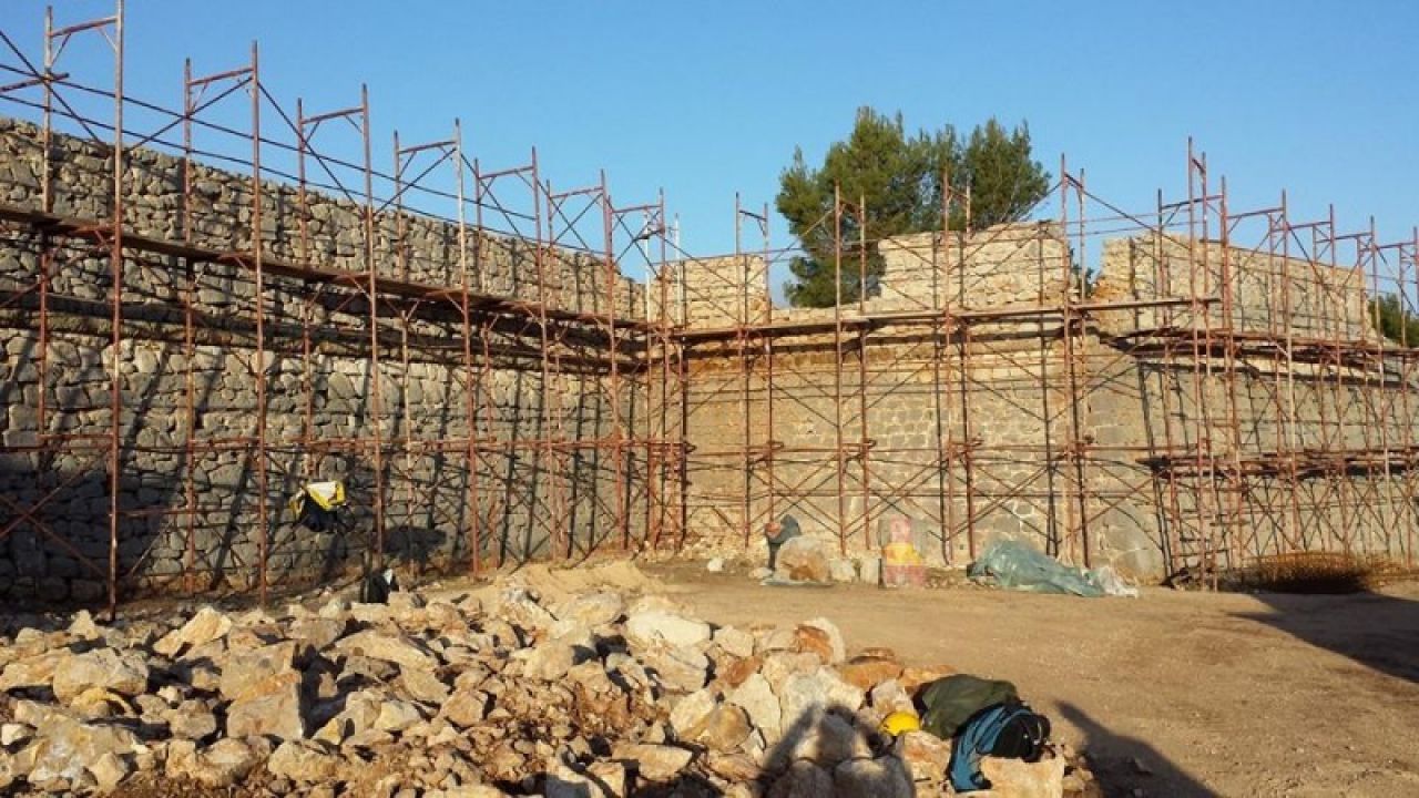 Radi se punom parom: Skele 'okupirale' šibensku tvrđavu Barone