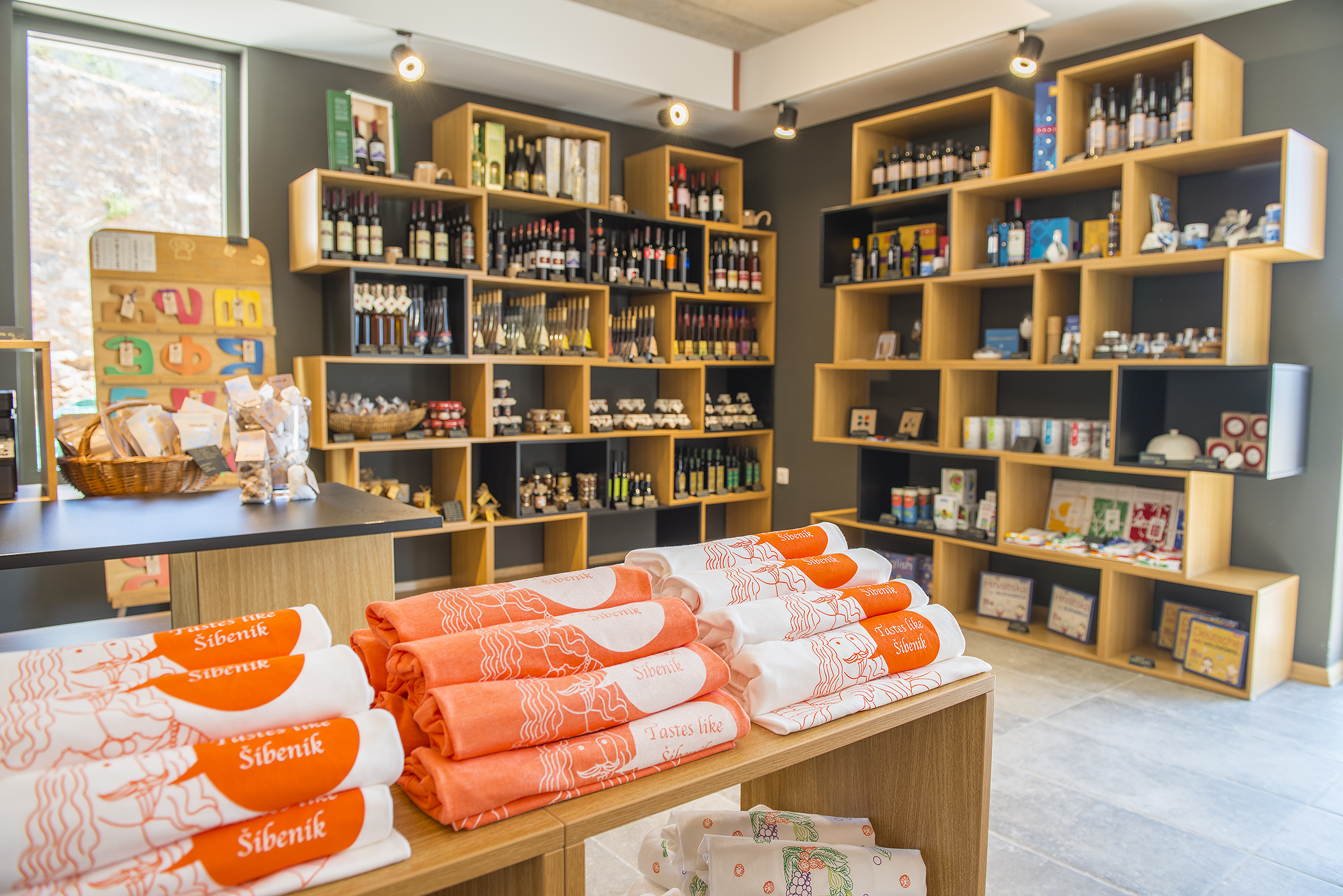 Uz iskaznicu Kluba prijatelja do popusta u suvenirnicama šibenskih tvrđava