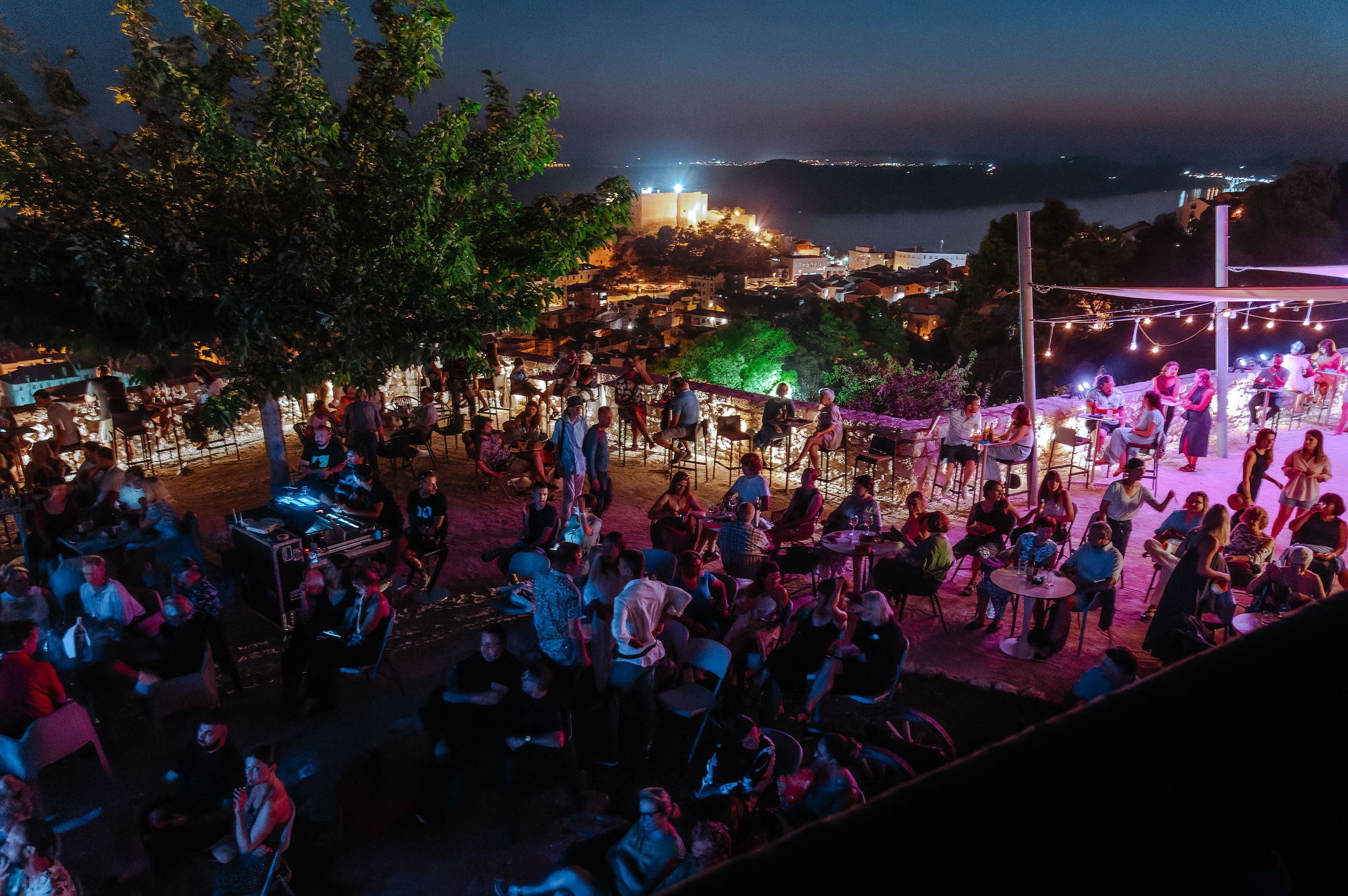 Experience summer at Barone Fortress: Cinema and jazz concerts under the stars!